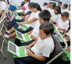 Los ordenadores Ayudan a Estudiantes en Trabajos